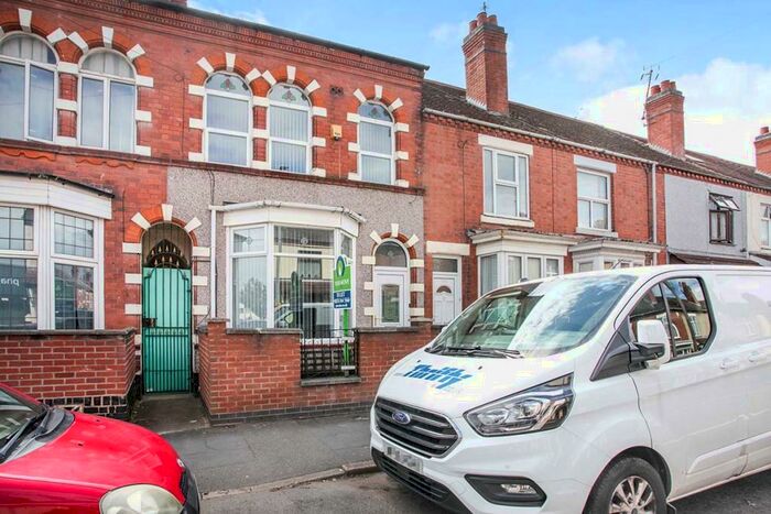 4 Bedroom House To Rent In Edward Street, Nuneaton, Warwickshire, CV11