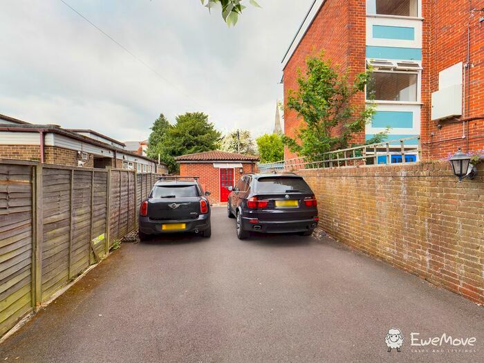 1 Bedroom Detached Bungalow To Rent In Friary Lane, Salisbury, SP1