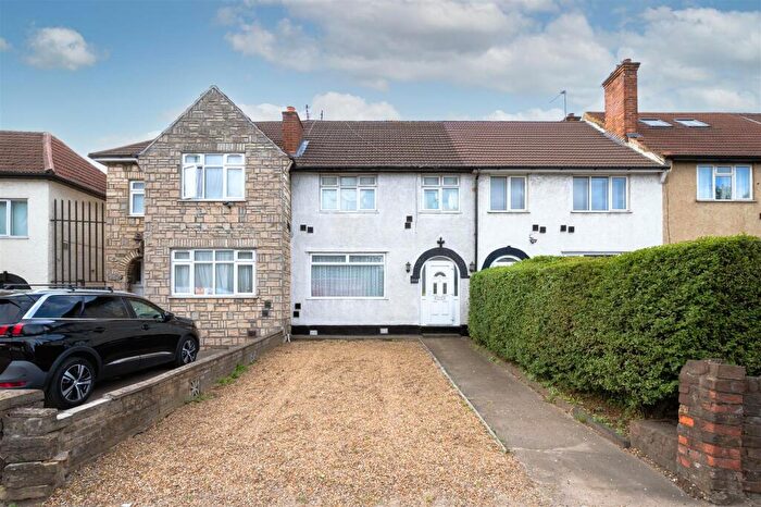 3 Bedroom Property For Sale In North Circular Road, Neasden, London, NW2