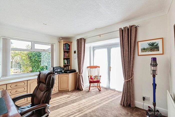 2 Bedroom Detached House For Sale In Lawrence Avenue, Lytham St. Annes, Lancashire, FY8