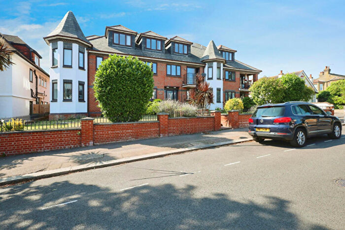 2 Bedroom Apartment To Rent In Cossington Road, Westcliff-on-sea, SS0