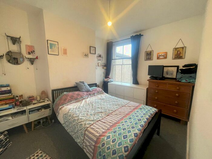 1 Bedroom Flat To Rent In Turner Road, Walthamstow, E17