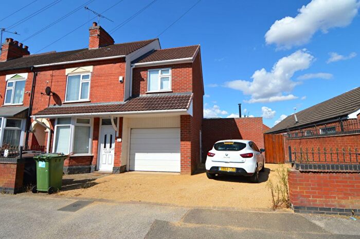 3 Bedroom Terraced House To Rent In Church Road, Nuneaton, CV10