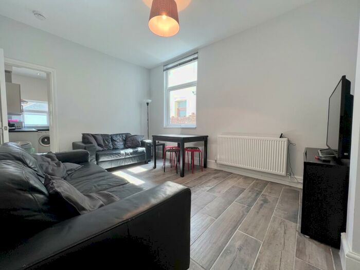 5 Bedroom Terraced House To Rent In Pentyrch Street, Cathays, CF24