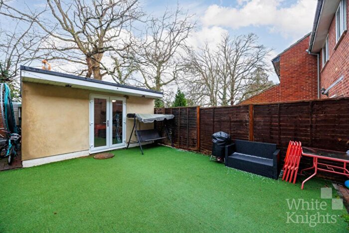 3 Bedroom Terraced House For Sale In Clements Close, Spencers Wood, Reading, Berkshire, RG7