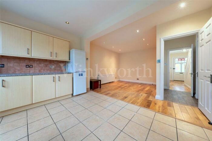 3 Bedroom Terraced House To Rent In Hamilton Road, London, NW11