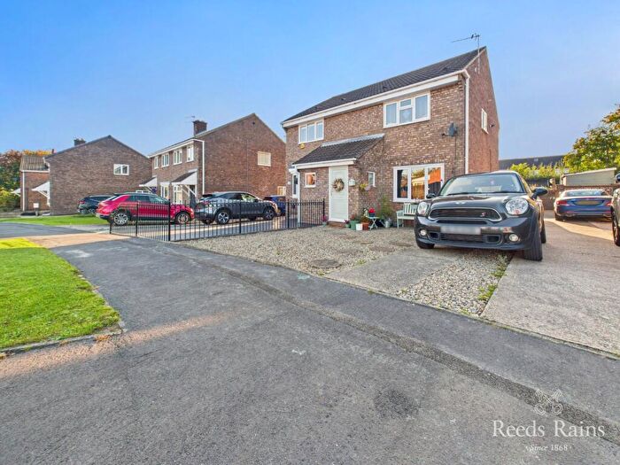 2 Bedroom Semi-Detached House For Sale In Granville Drive, Chilton, Ferryhill, Durham, DL17