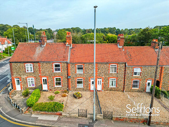 2 Bedroom Cottage For Sale In Yarmouth Road, Norwich, Norfolk, NR7