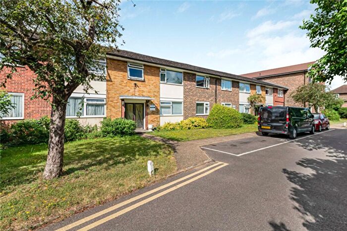 2 Bedroom Apartment To Rent In Imperial Gardens, Mitcham, CR4