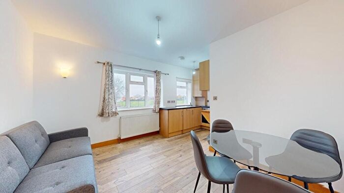 2 Bedroom Flat To Rent In Gunnersbury Avenue, London, W5