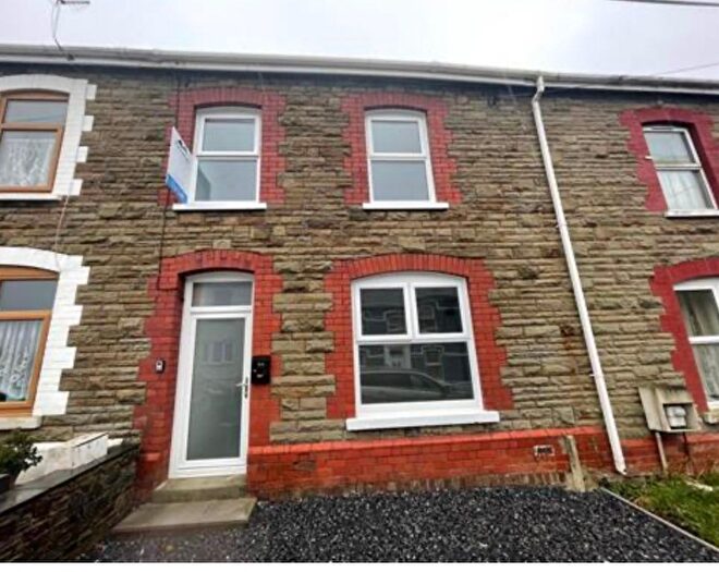 4 Bedroom Terraced House To Rent In Ceidrim Road, Glanamman, Ammanford, SA18