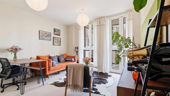 1 Bedroom Flat For Sale In Bow Common Lane, London, E3