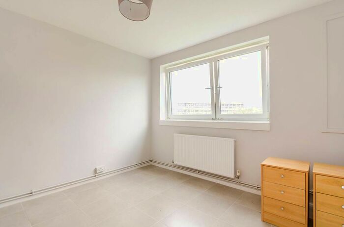 1 Bedroom Flat To Rent In Tangley Grove, Roehampton, London, SW15