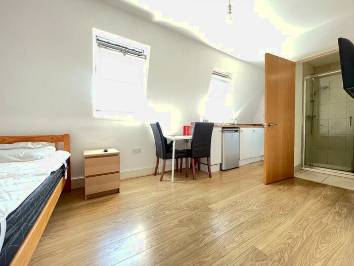 1 Bedroom Apartment To Rent In Brookhill Road, Woolwich, SE18