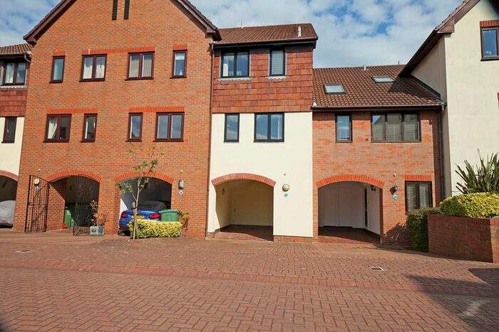3 Bedroom Town House To Rent In Carne Place, Port Solent, Portsmouth, PO6