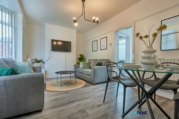 3 Bedroom Flat To Rent In Munster Rd, Old Swan, Liverpool, L13