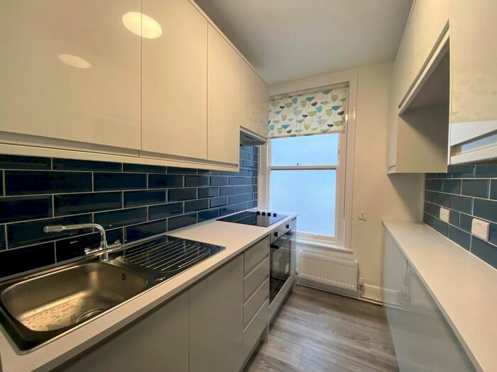 2 Bedroom Flat To Rent In Dudley Road, Tunbridge Wells TN1