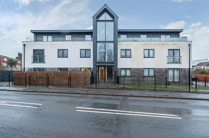 2 Bedroom Flat For Sale In Whitefield Road, Bristol, BS5