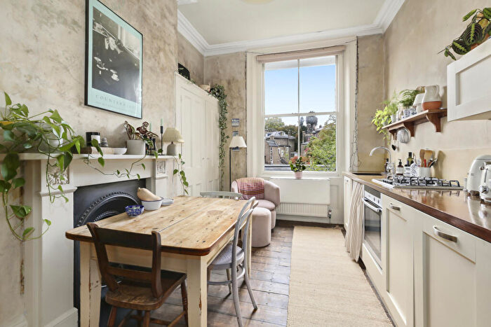 2 Bedroom Apartment To Rent In Highbury New Park, London, N5