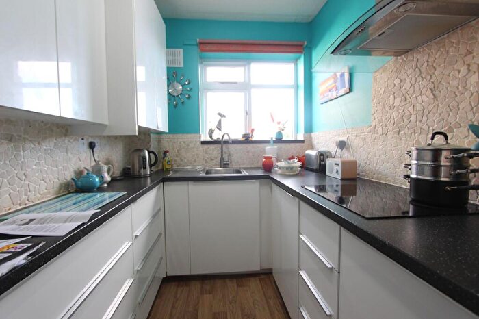 2 Bedroom Retirement Property For Sale In Kenilworth Road, Balsall Common, CV7