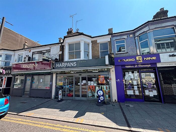 2 Bedroom Flat To Rent In Queens Road, Southend-On-Sea, SS1