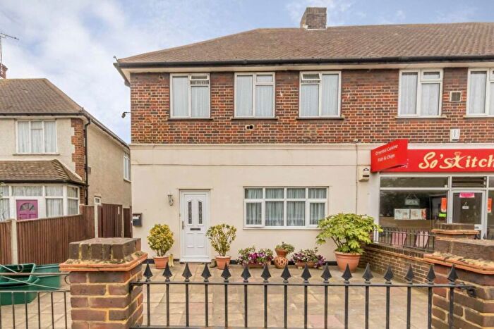 2 Bedroom Flat To Rent In Hook Rise South, Surbiton, KT6