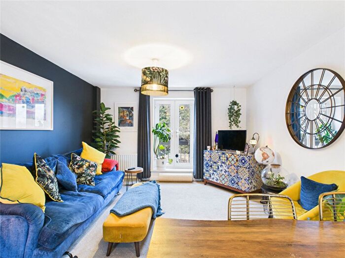 2 Bedroom Flat For Sale In Latimer Close, Bristol, BS4