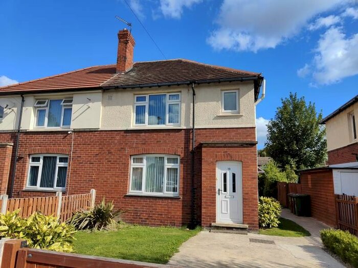 3 Bedroom Semi-Detached House To Rent In Windhill Crescent, Wakefield, WF1