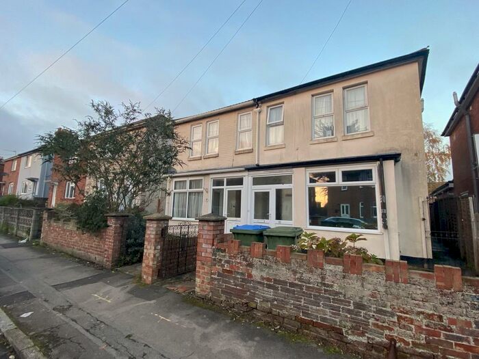 5 Bedroom Semi-Detached House To Rent In Harefield Road, Southampton, SO17