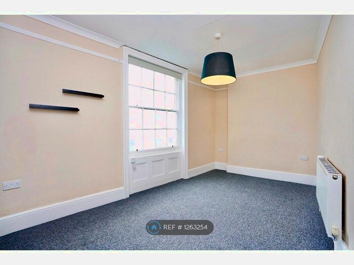3 Bedroom Maisonette To Rent In St Georges Road, Brighton BN2