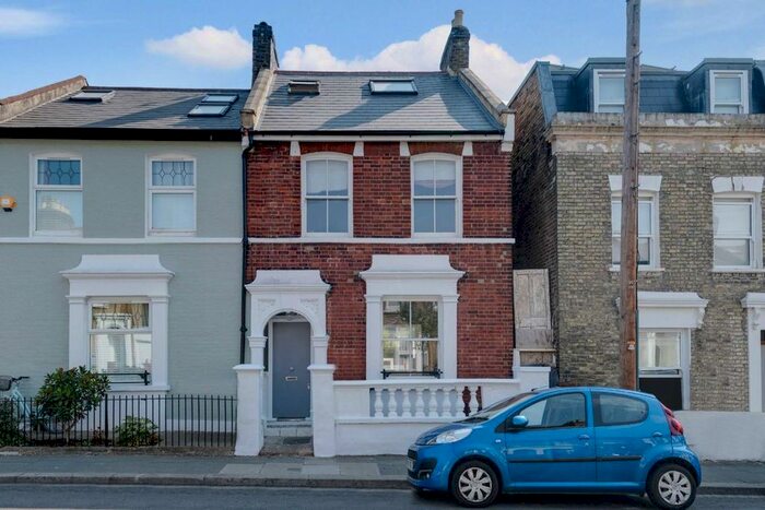 5 Bedroom Property To Rent In Cowper Road, London, W3