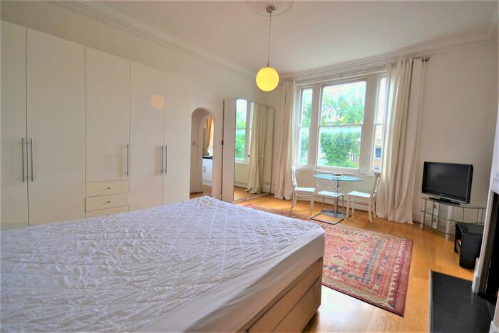 Studio To Rent In Abbey Road, West Hampstead, London, NW6