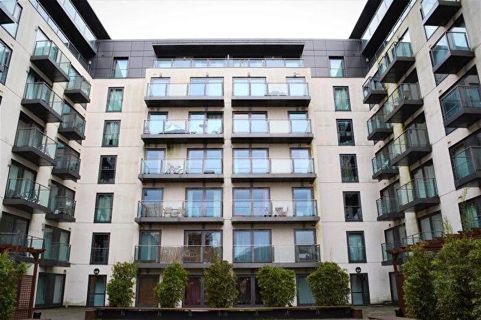 1 Bedroom Flat To Rent In High Street, Slough, SL1