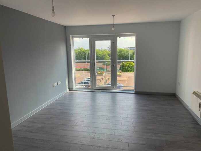 3 Bedroom Flat To Rent In Ladywell Point, Pilgrims Way, Manchester, M50