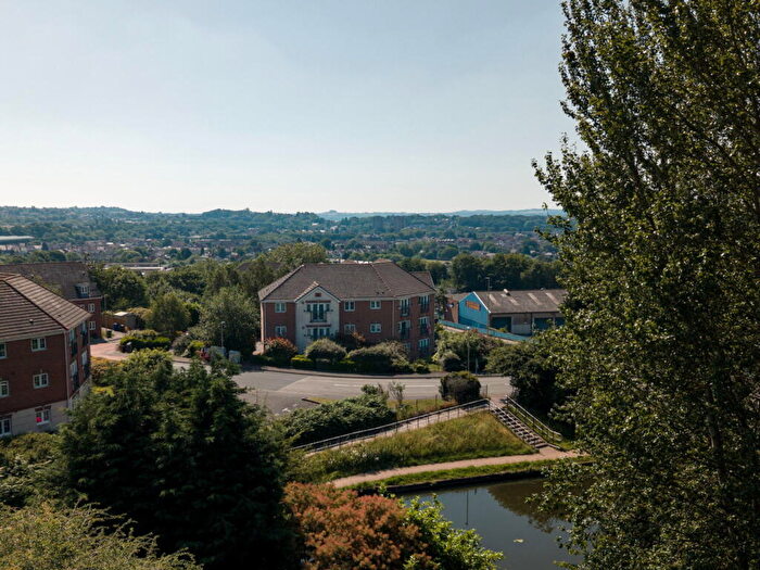 2 Bedroom Apartment For Sale In Purlin Wharf, Dudley, DY2
