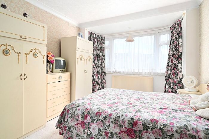 3 Bedroom Semi-Detached House For Sale In Victoria Road, Shoreham, West Sussex, BN43