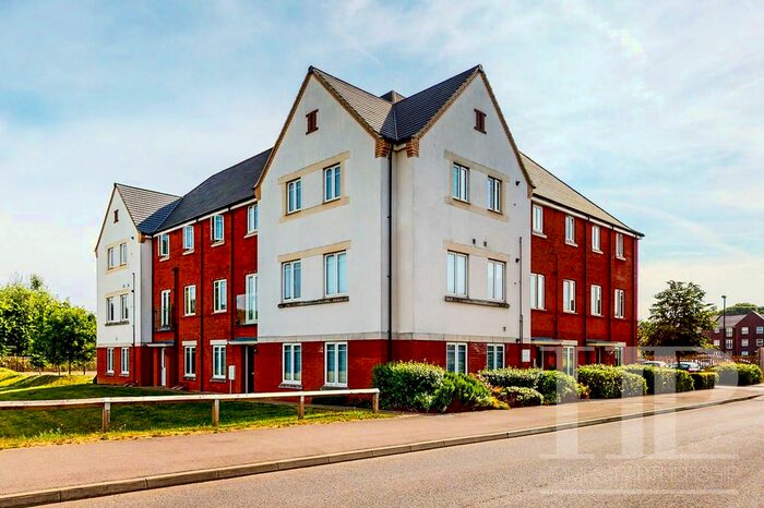 2 Bedroom Flat To Rent In Somerley Drive, Crawley, RH10
