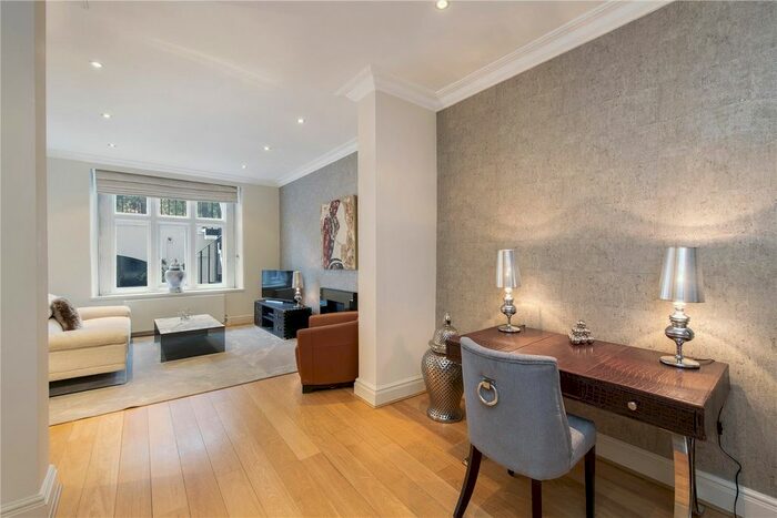 1 Bedroom Flat To Rent In Lennox Gardens, Knightsbridge, London, SW1X