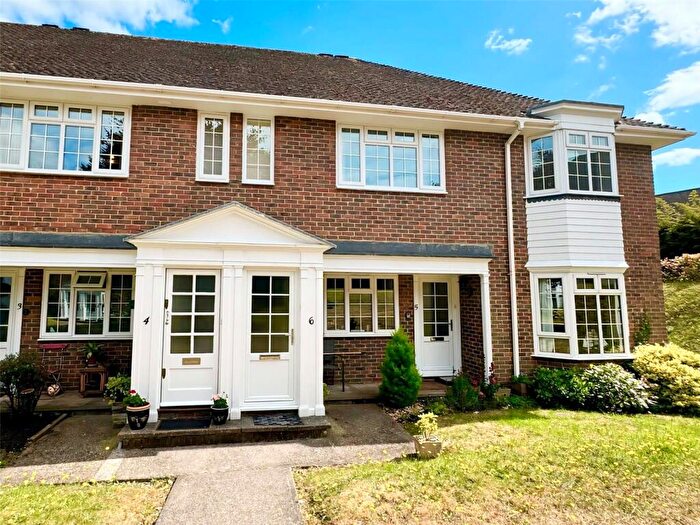 2 Bedroom Apartment To Rent In Firgrove Court, Farnham, Surrey, GU9