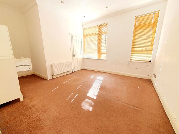 3 Bedroom Flat To Rent In Marquis Road, Wood Green, N22