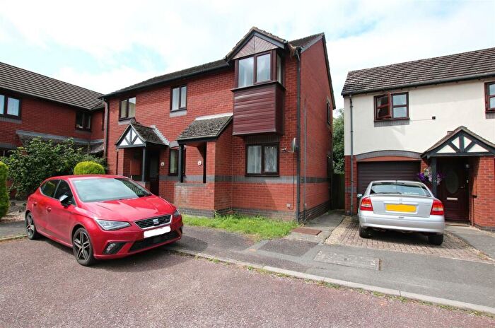 2 Bedroom Flat To Rent In Weycroft Close, Baton Grange, Exeter, EX1