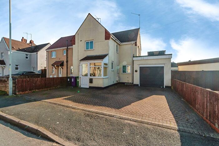 2 Bedroom Semi Detached House For Sale In Brook Road, Willenhall, West Midlands, WV13