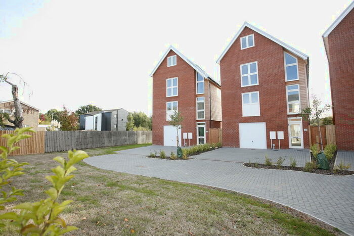 4 Bedroom Detached House To Rent In Willowbank, Melton, Woodbridge, IP12