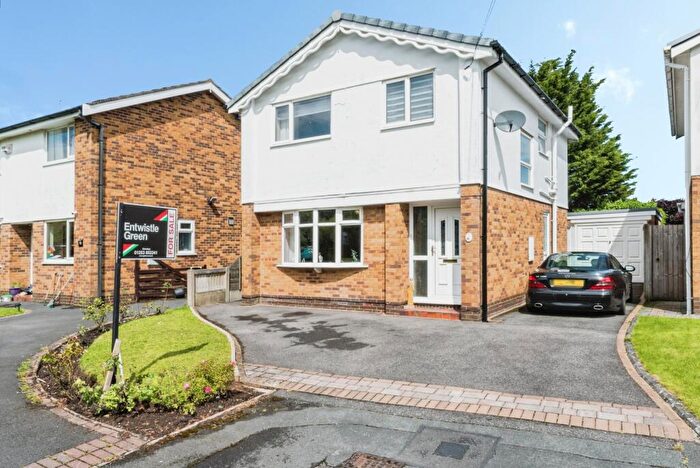 4 Bedroom Detached House For Sale In Stoneyhurst Avenue, Thornton-Cleveleys, Lancashire, FY5