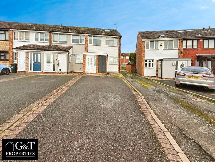 3 Bedroom End Terrace House For Sale In Flavells Lane, Dudley, DY3