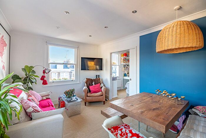1 Bedroom Flat To Rent In Blenheim Crescent, Notting Hill, W11