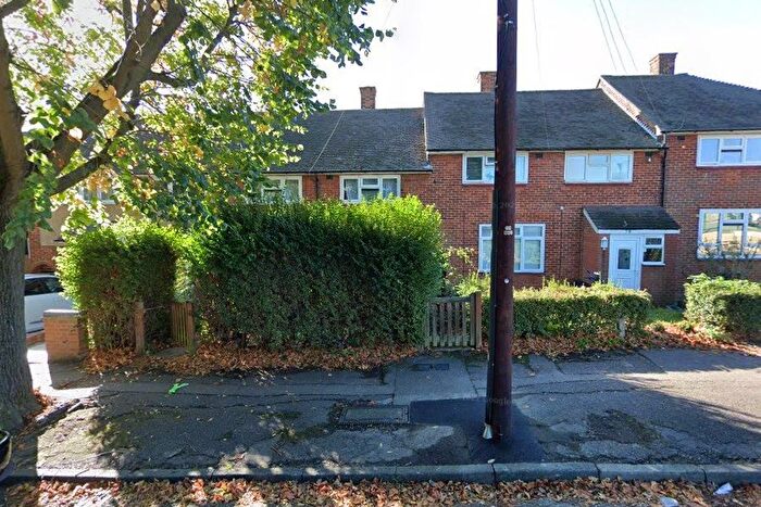 Studio To Rent In Sheffield Drive, Romford, RM3