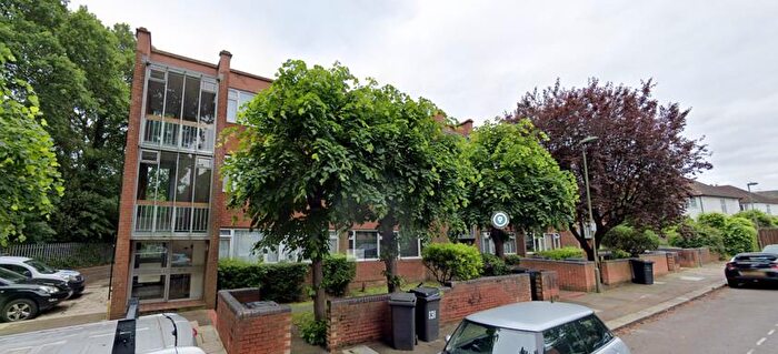 2 Bedroom Apartment To Rent In Finchley Park, London, N12