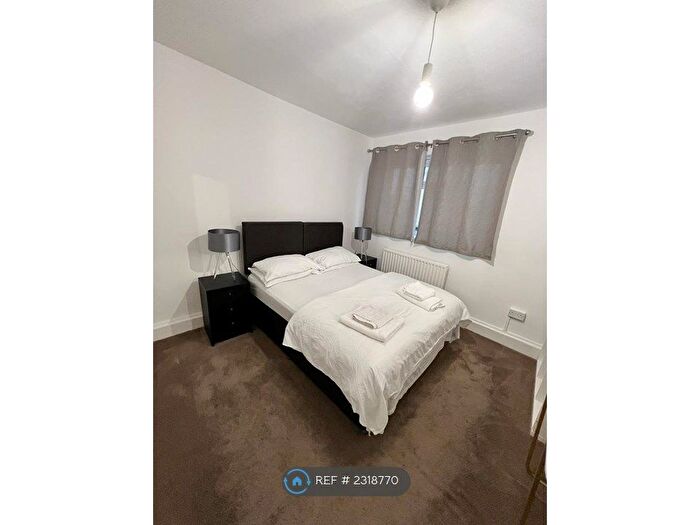 1 Bedroom Flat To Rent In Mitcham House, London, SE5