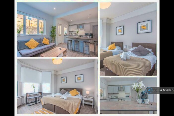 3 Bedroom Flat To Rent In Priory Road, High Wycombe, HP13